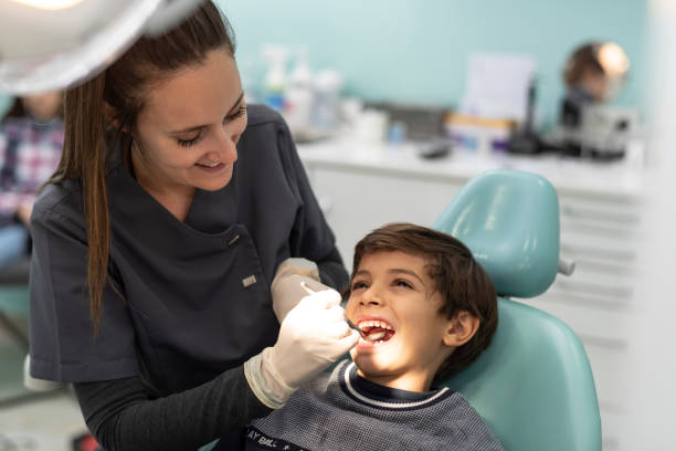 Best Weekend Emergency Dental Services in North Grosvenor Dale, CT